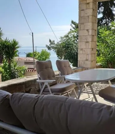 Sea View Terrace Apartment-close To The Sea Apartment